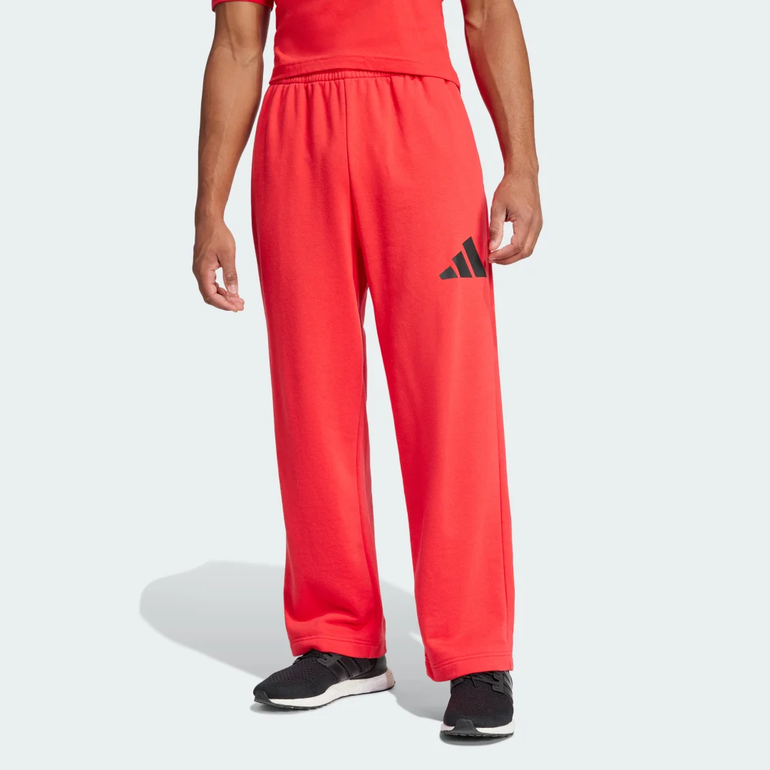 Detalle de Pantalón Essentials Wide Leg 3 Bar Logo de Adidas (Rojo) – comodidad casual para el día a día