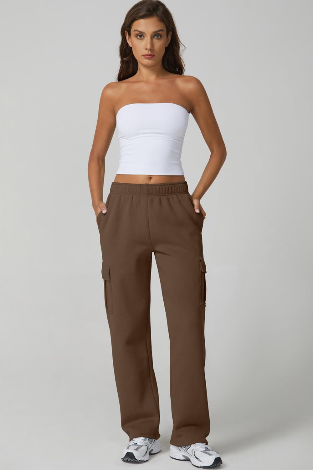 Detalle de QINSEN Fleece Cargo Sweatpants, 31-Inch Inseam