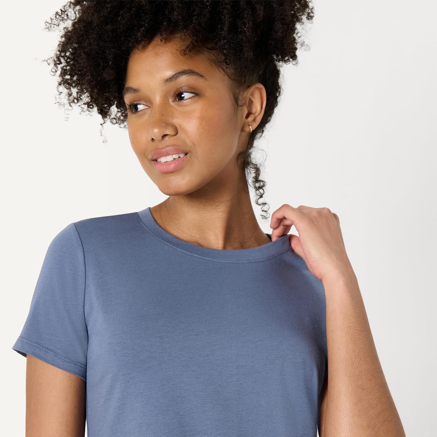 Thumbnail 2 de Amazon Essentials Women's Active Soft Cotton Crewneck Short Sleeve Yoga Tee