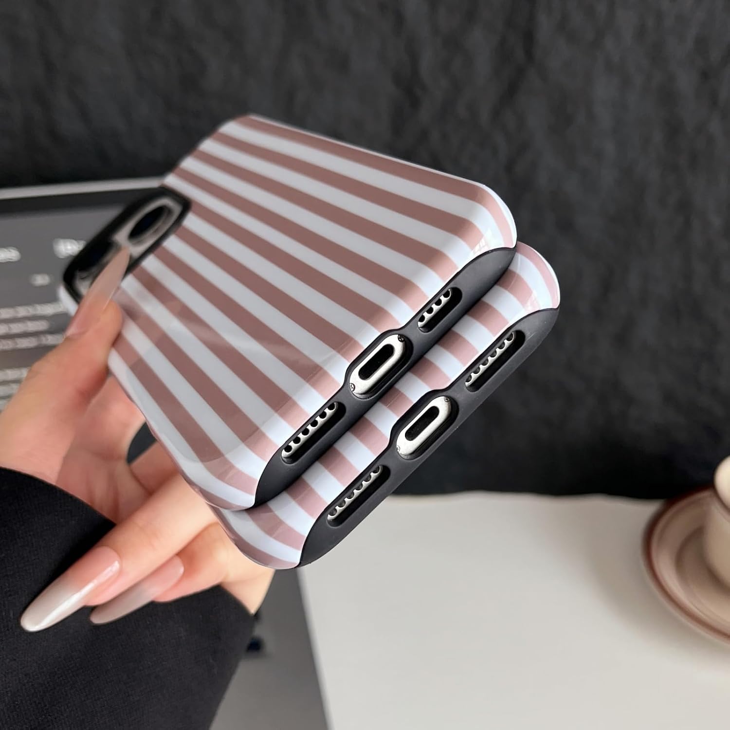 Thumbnail 5 de Longlayss iPhone 17 Pro Max Case — Cute Striped Shockproof Slim TPU & Hard PC Cover (Light Brown)