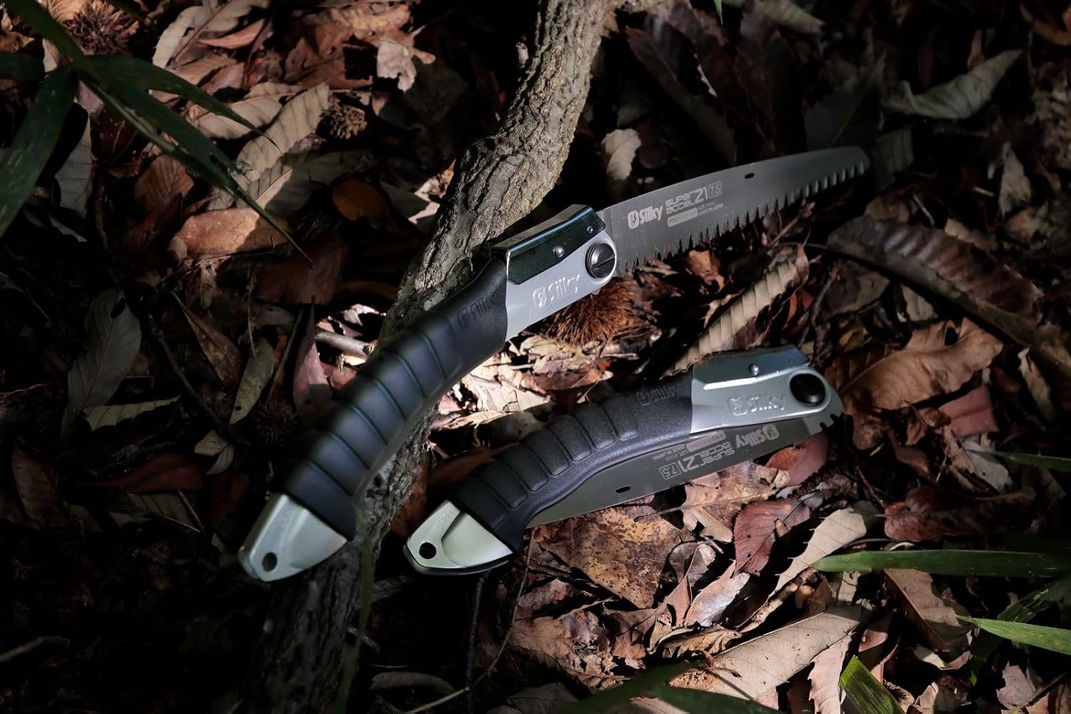 Detalle de Silky 119-21 Super Accel – składana piła 210 mm do świeżego drewna
