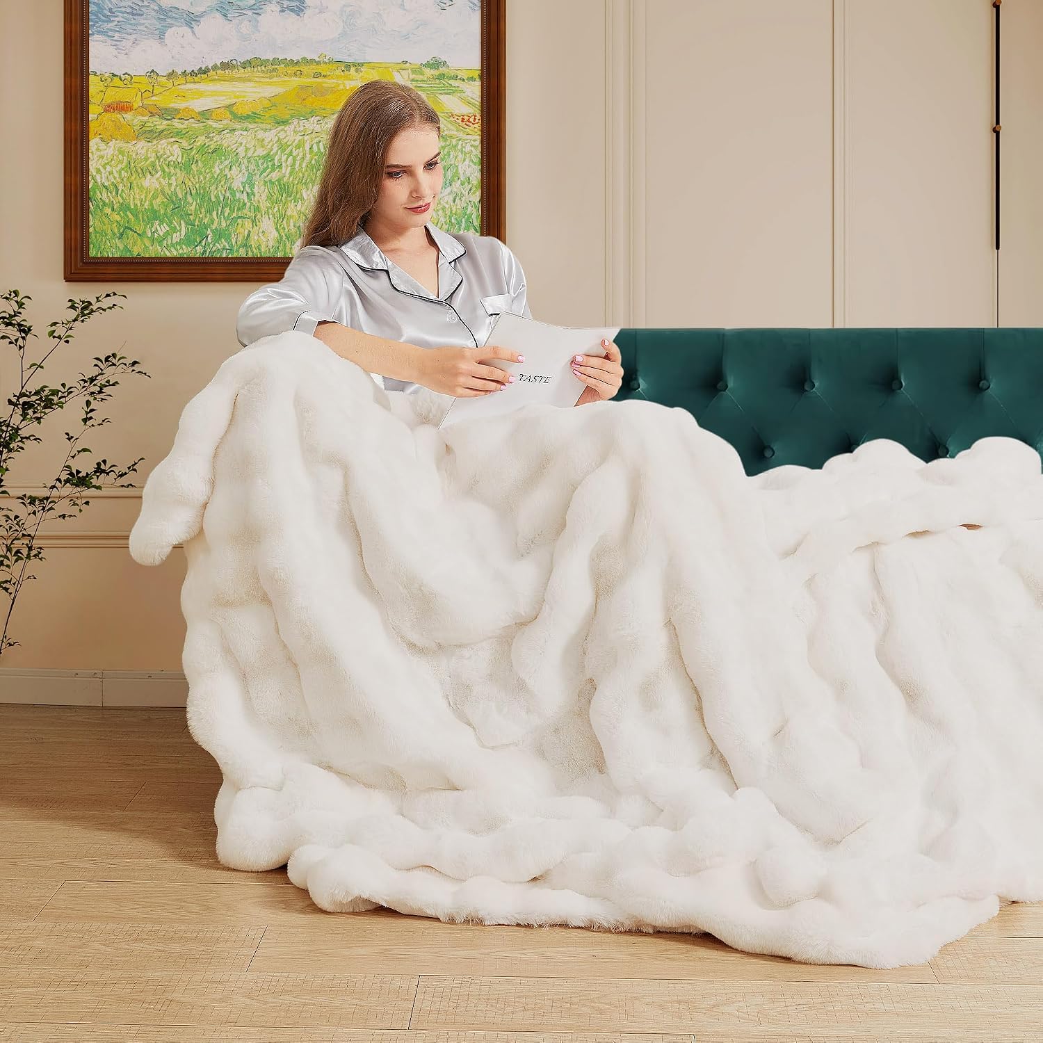 Detalle 2 de ORINOVA Light Beige Fuzzy Blanket 1000 GSM