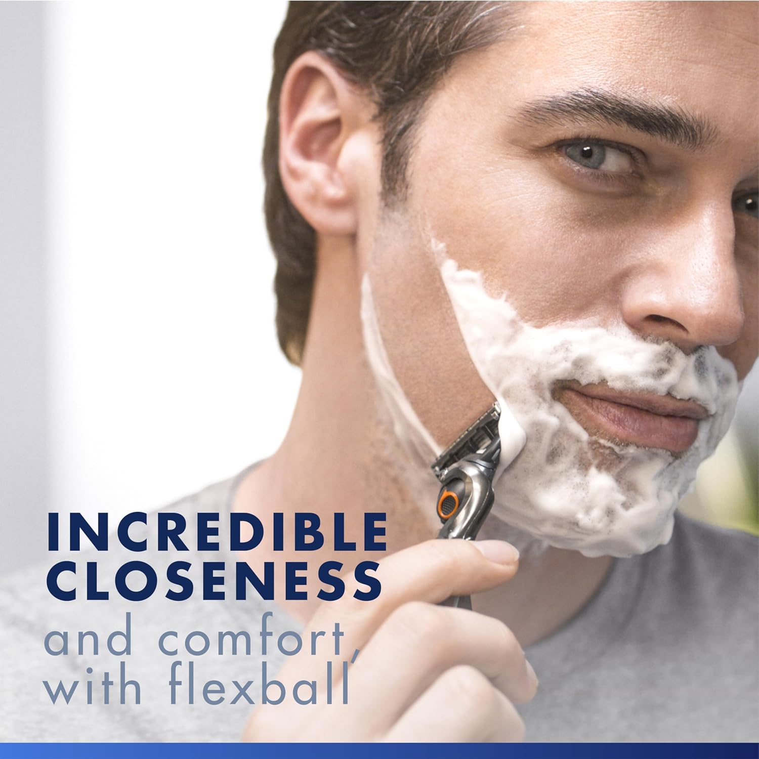 Detalle 2 de Gillette ProGlide Men’s Razor (8 blades) with FlexBall and anti-friction blades
