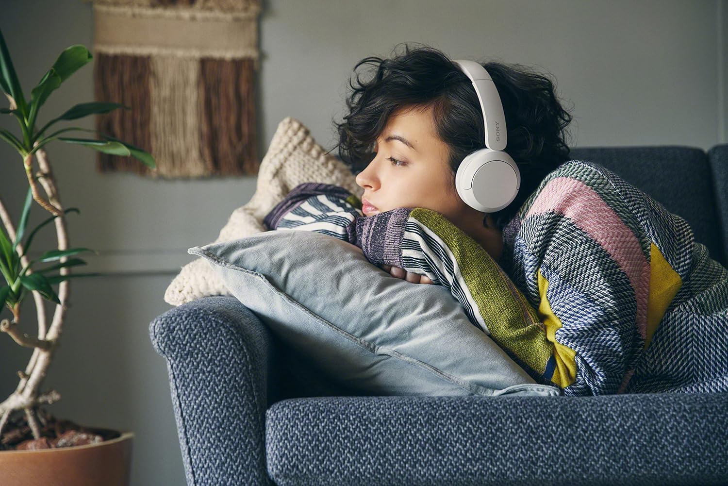 Detalle de Sony WH-CH520 wireless on-ear headphones