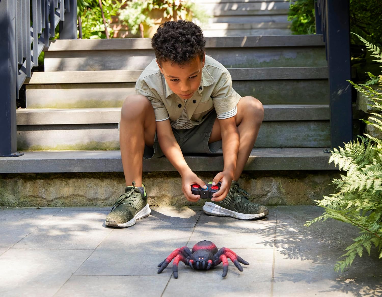 Detalle de TERRA by Battat Vogelspinne – ferngesteuertes Spielzeug mit realistischem Spinnen-Look