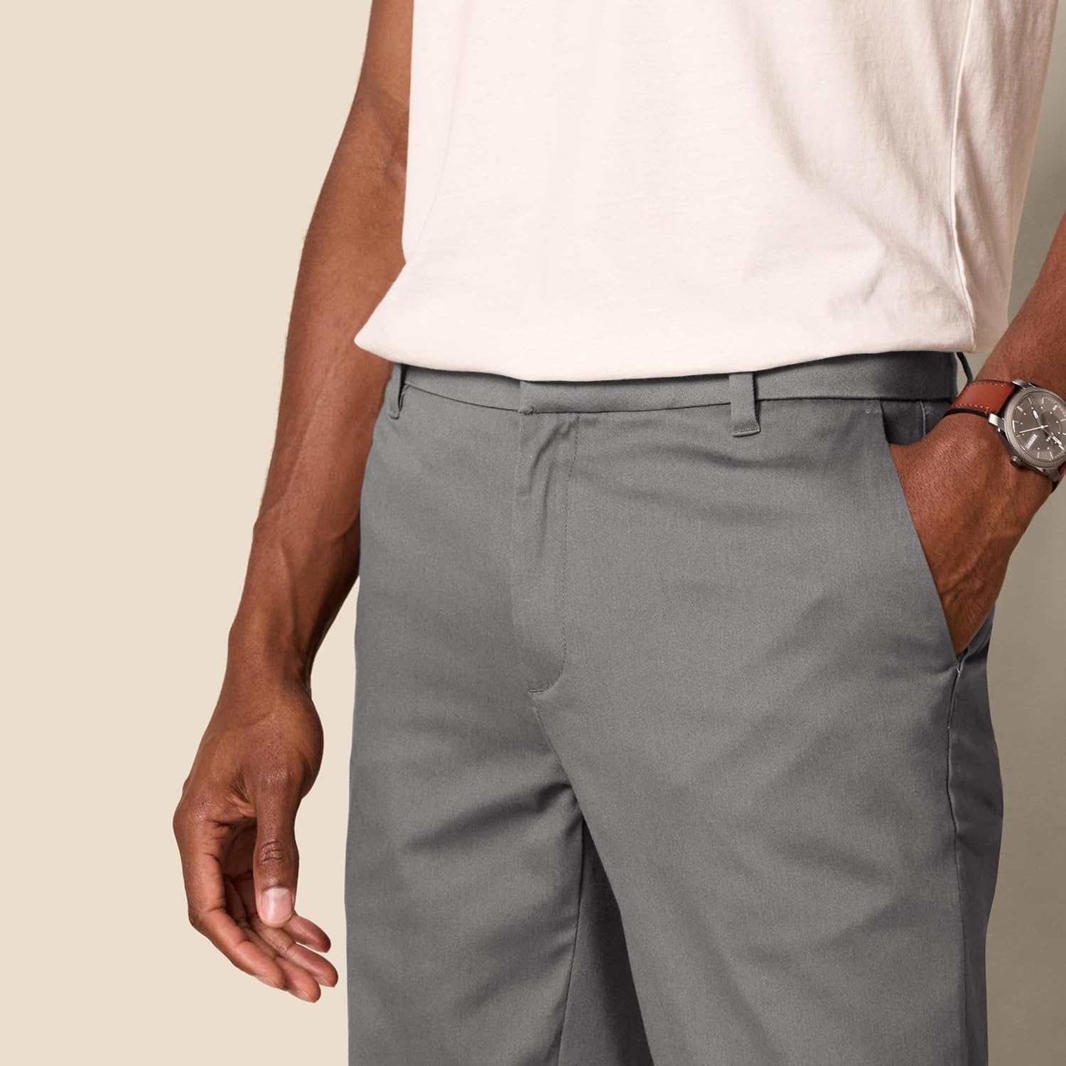 Thumbnail 3 de Amazon Essentials Men's Slim-Fit Wrinkle-Resistant Flat-Front Stretch Chino Trousers
