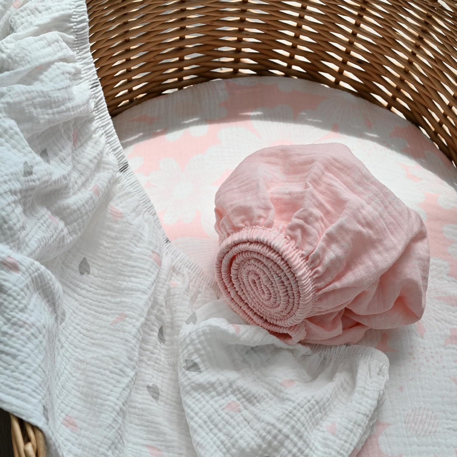 Detalle de GLLQUEN BABY Pink Muslin Cotton Fitted Sheet Set (3 Pack) – 83 x 43 cm