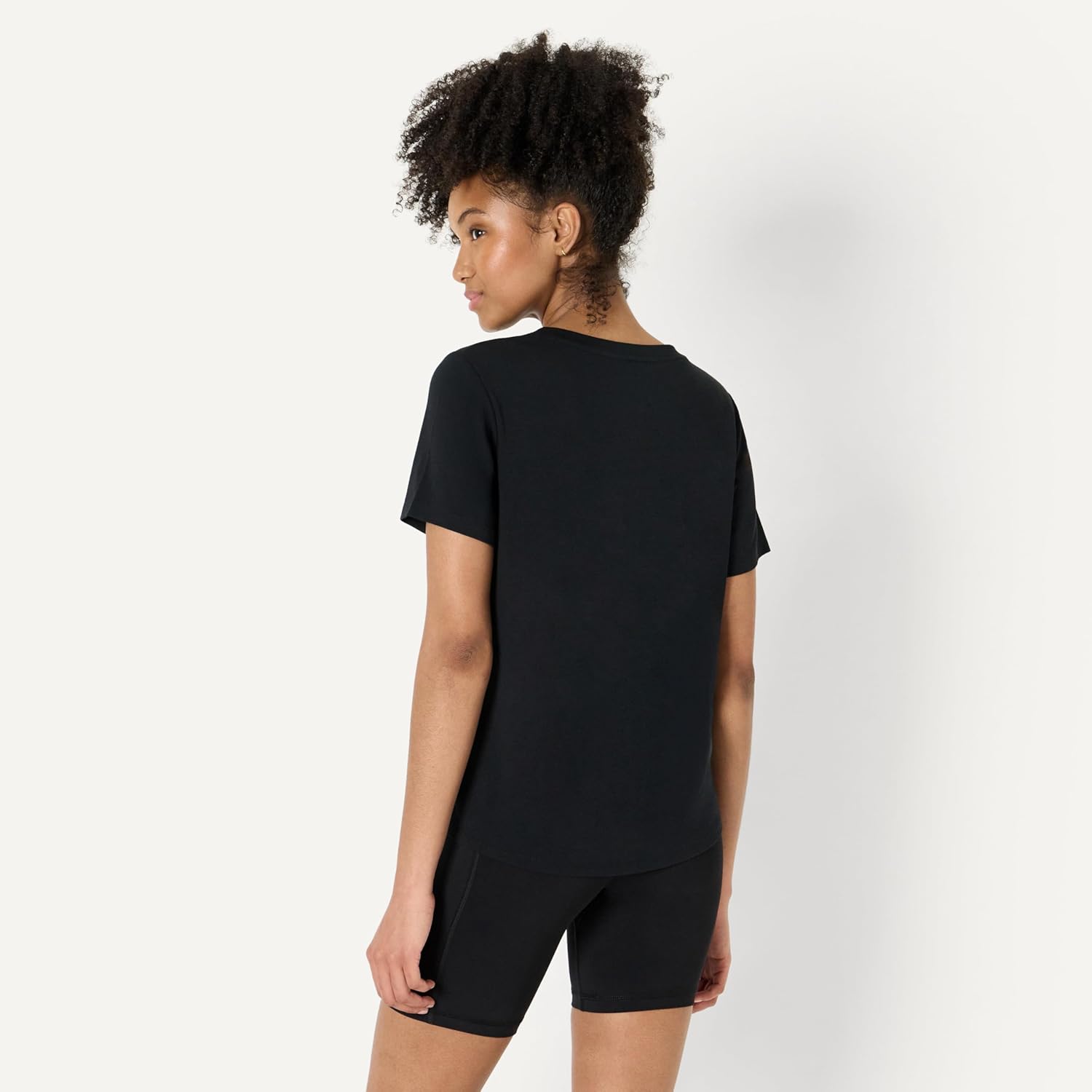 Detalle 2 de Amazon Essentials Women's Active Soft Cotton Modal Blend V-Neck Tee