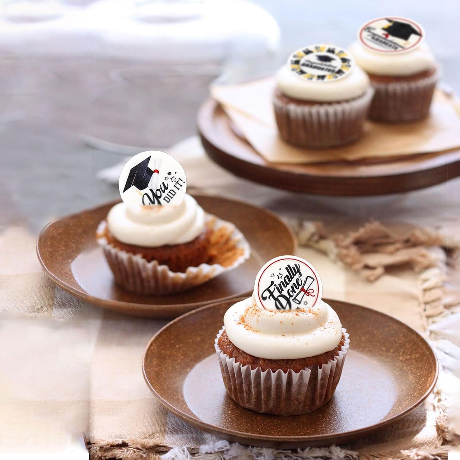 Detalle 2 de Keaziu 2026 Edible Graduation Cupcake Toppers, 40 Rice Paper Picks