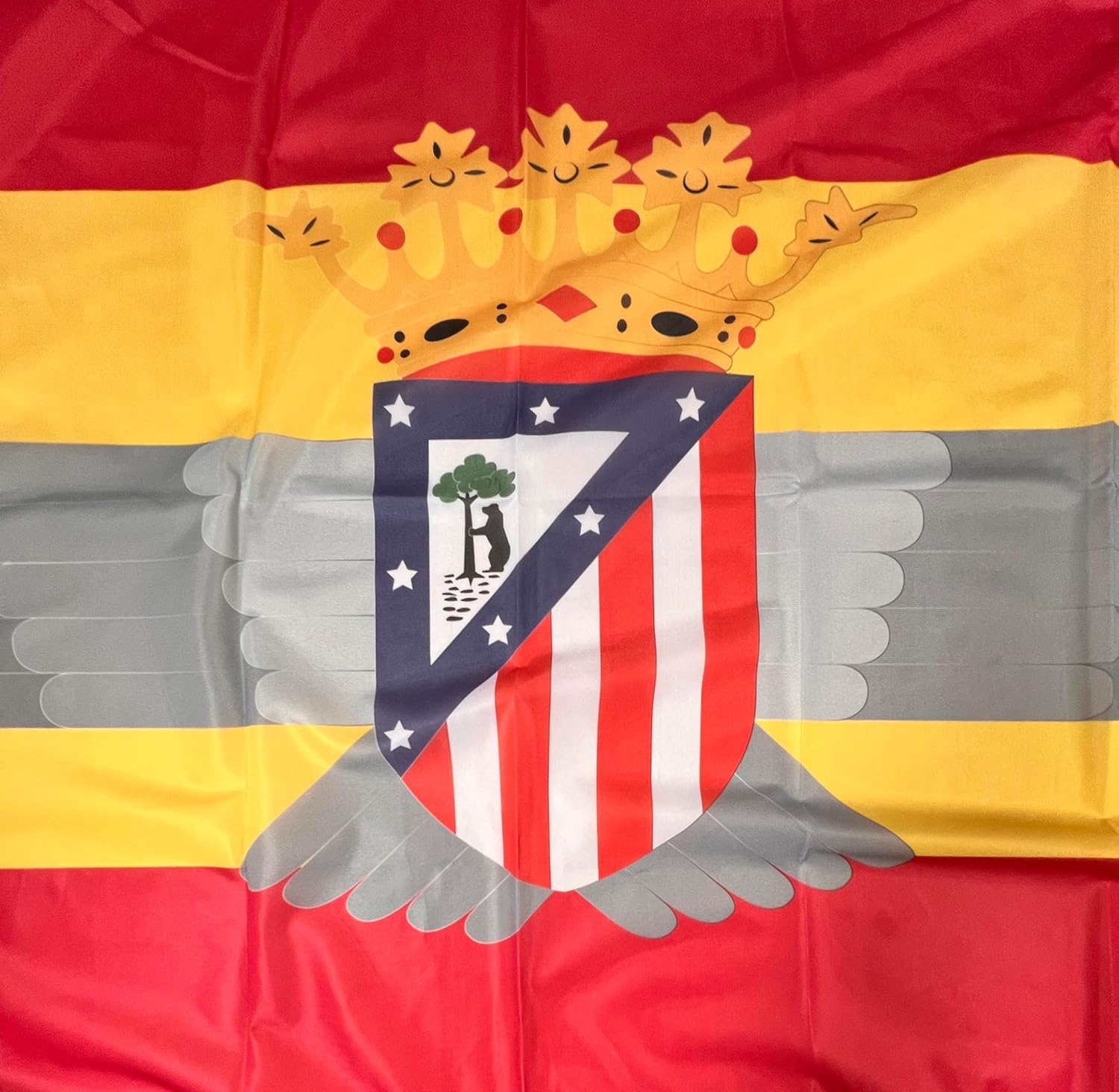 Detalle 2 de Gemelolandia Bandera España 90x150 cm con Escudo de Fútbol ✈