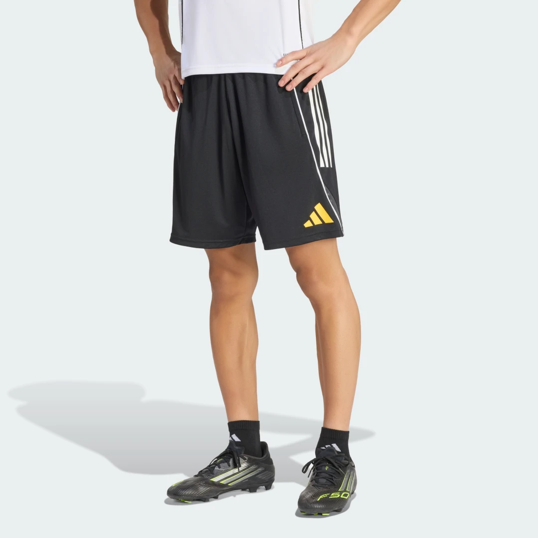 Detalle de Pantalón corto de entrenamiento adidas Real Madrid Avengers 25/26 Tiro25 Competition – negro