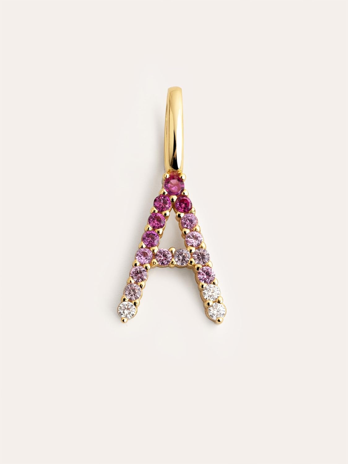 Detalle de SINGULARU Charm Letter Spark Sakura: ciondolo iniziale in Argento Sterling 925 placcato oro 18kt con zirconi