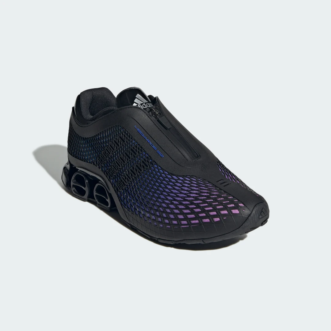 Detalle 2 de Zapatilla Megaride S2 de Adidas: estilo neutro y uso diario con sello de la casa