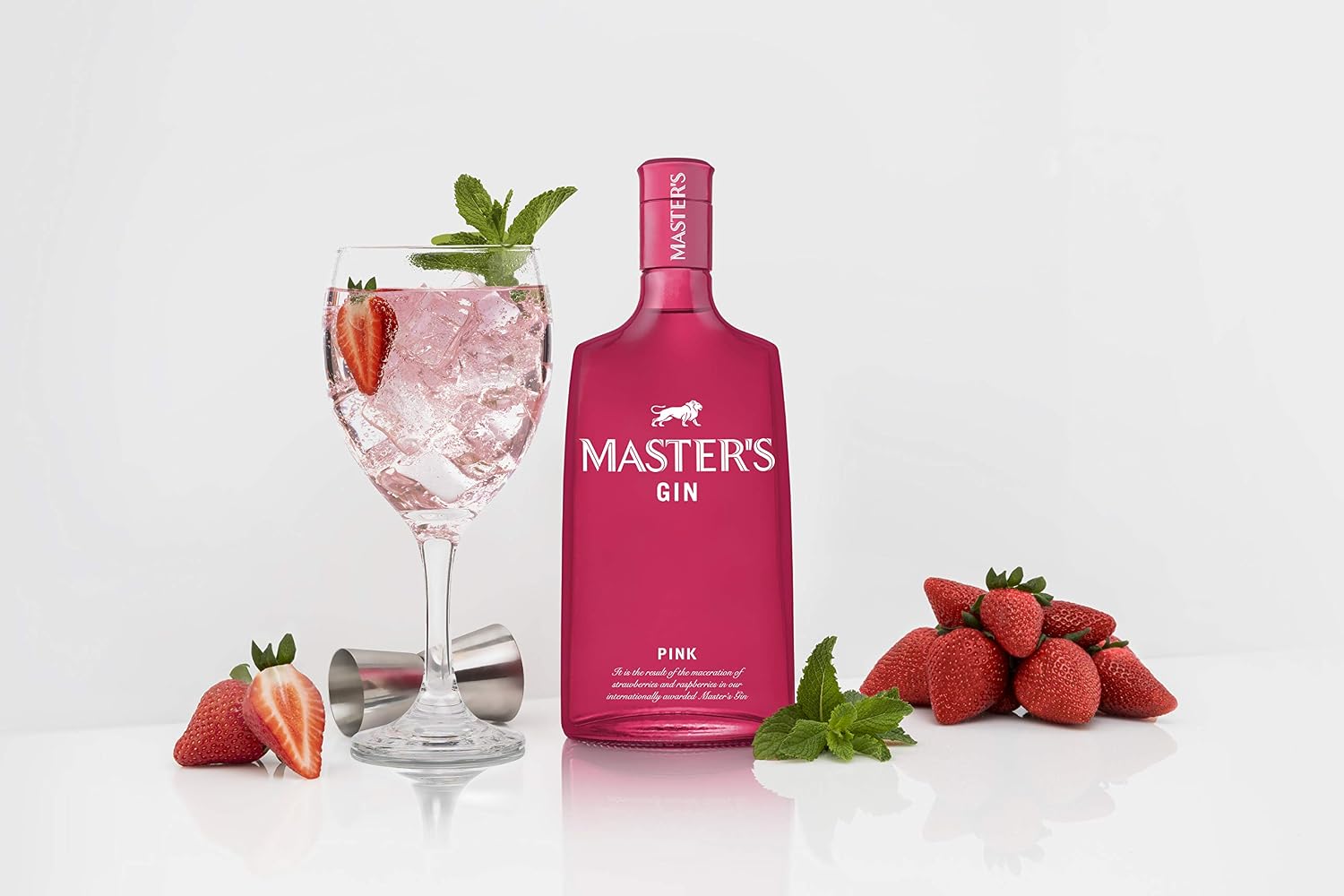 Detalle de Master's London Dry Gin Pink - Ginebra Rosa de 700 ml 🍓