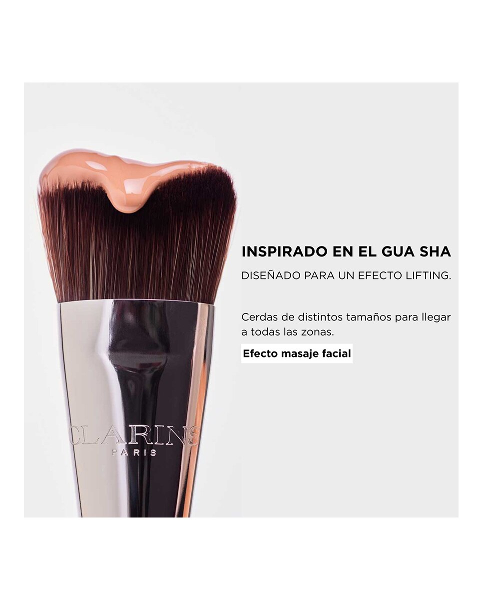 Thumbnail 3 de Clarins Brocha Base Double Sérum 🎨