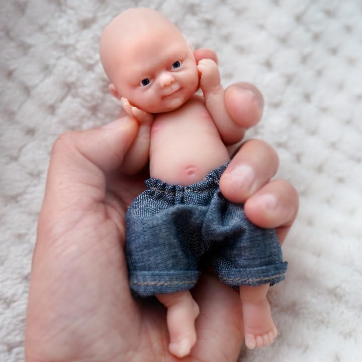 Detalle de Mire & Mire 4.5" Micro Preemie Silicone Baby Doll