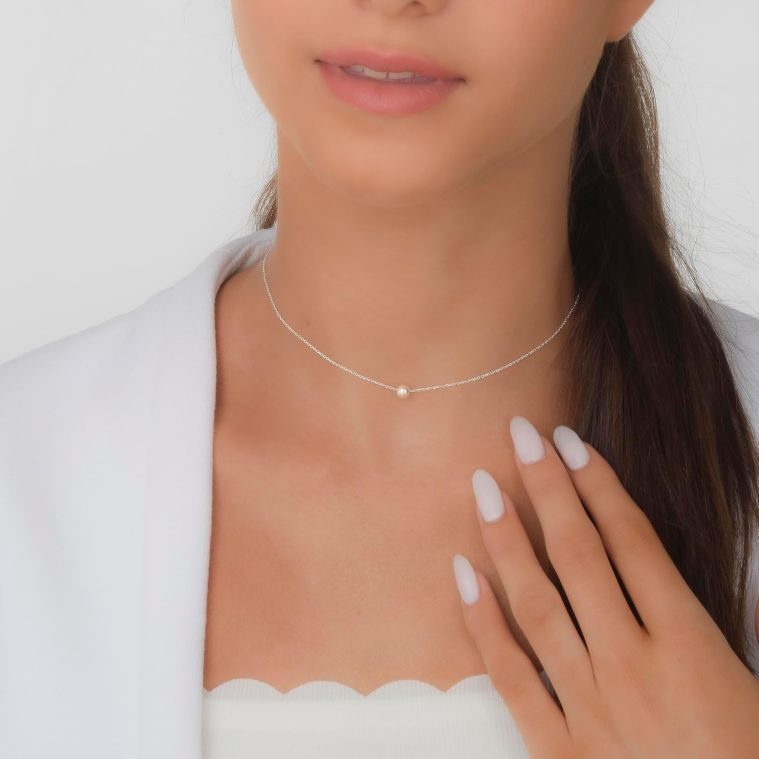 Detalle de Annika Bella Silver Ball Choker Necklace for Women – Minimalist Dainty Bead Pendant