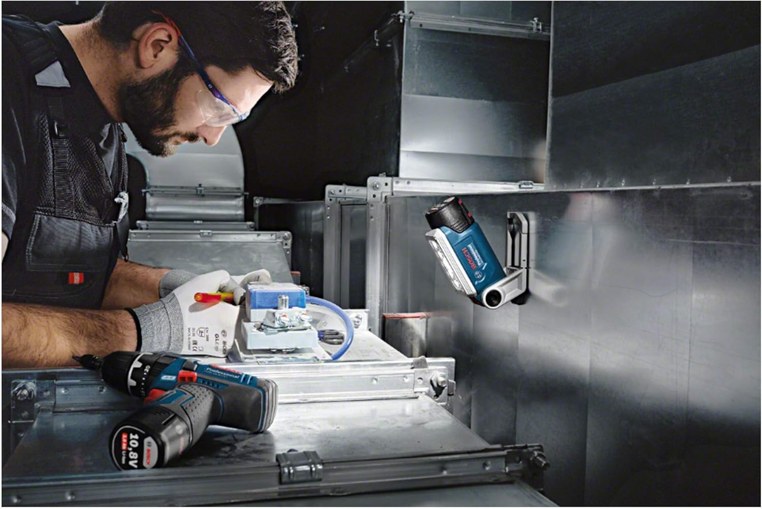 Thumbnail 4 de Bosch Professional GLI 12V-330: Lampe LED sans fil pour le système 12V