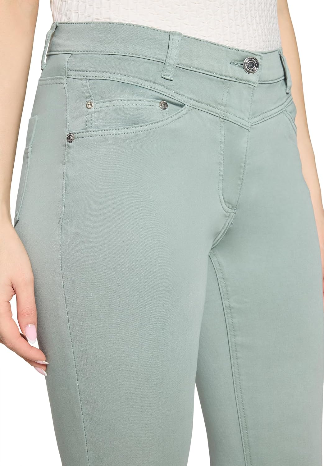 Detalle de Betty Barclay Sally Fashion Pantalon Femme — Slim et confort, esprit contemporary