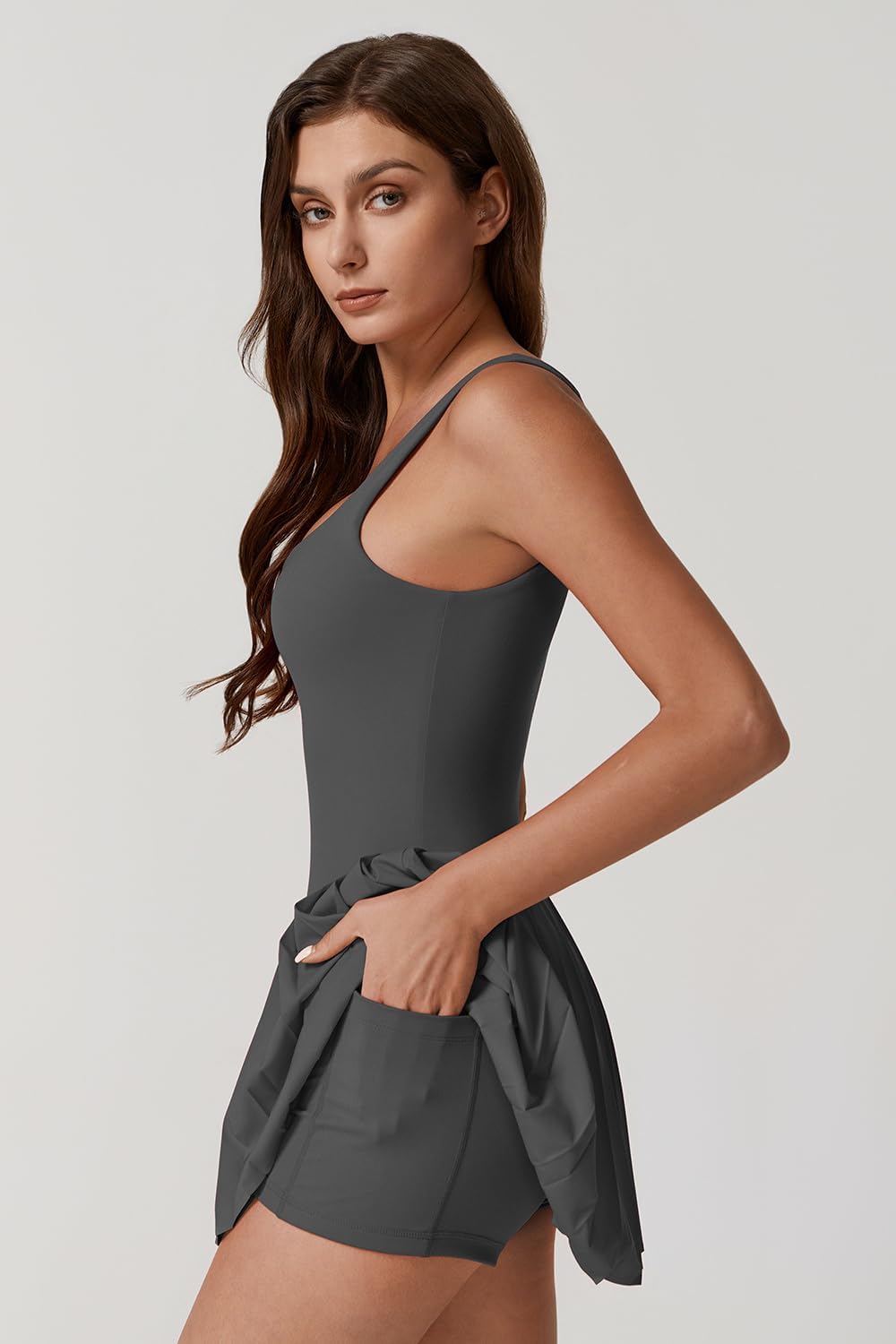 Detalle de QINSEN Women's Square Neck Tennis Dress with Built-In Shorts and Pockets