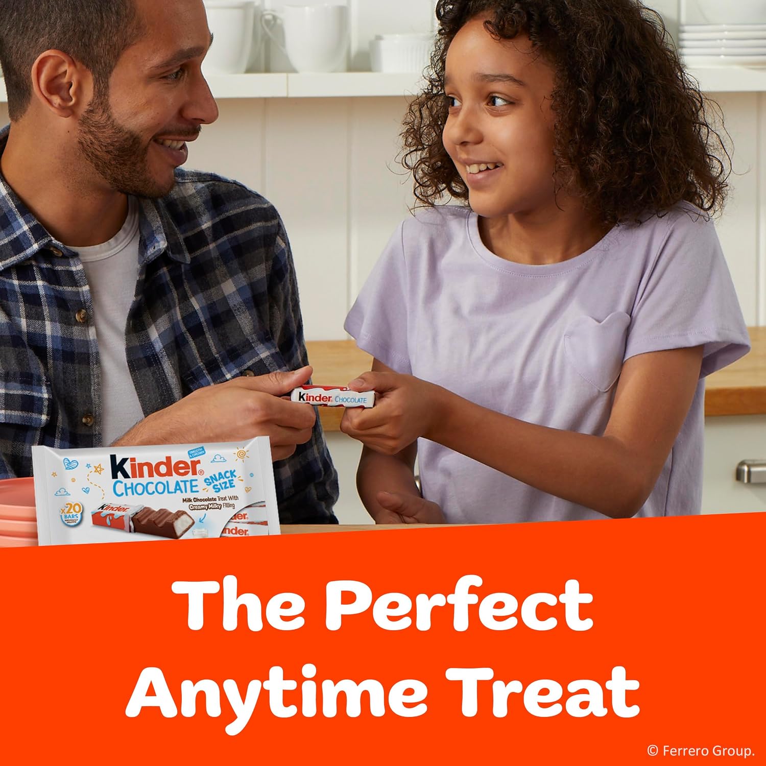Detalle 2 de Kinder Chocolate 00009800512188 Bars, 18 Four-Count Packs, Creamy Milk Filling
