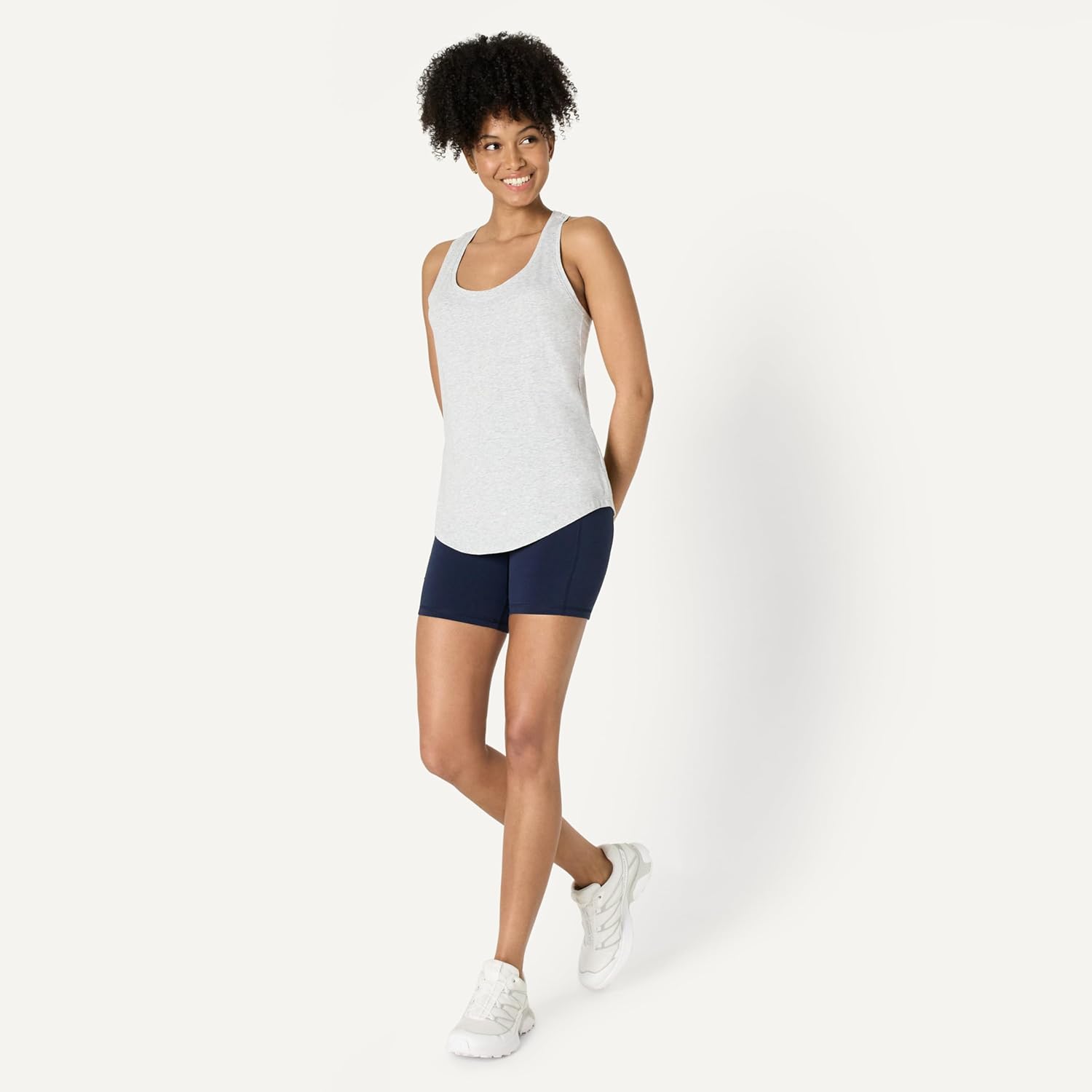 Thumbnail 4 de Amazon Essentials Women’s Active Soft Cotton Scoop Neck Racerback Yoga Tank (Relaxed Fit)