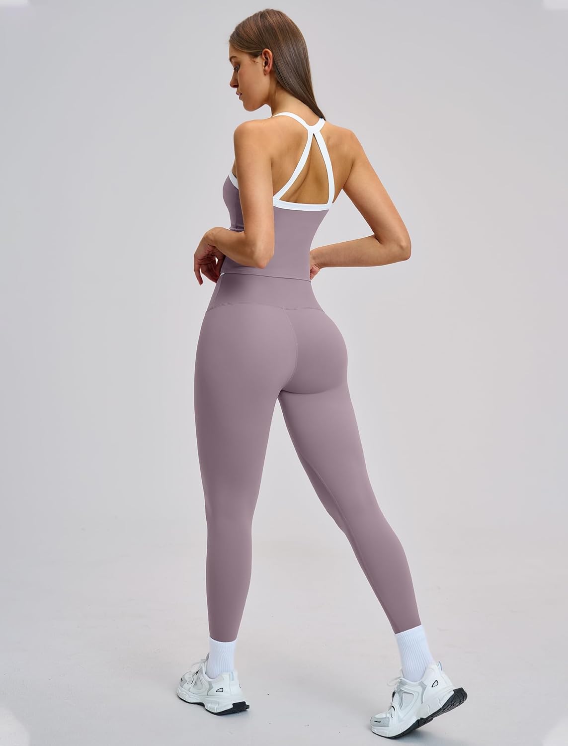 Detalle de QBGJTD Women's Two-Piece Cross Back Workout Set: Tank Top & High-Waist Leggings