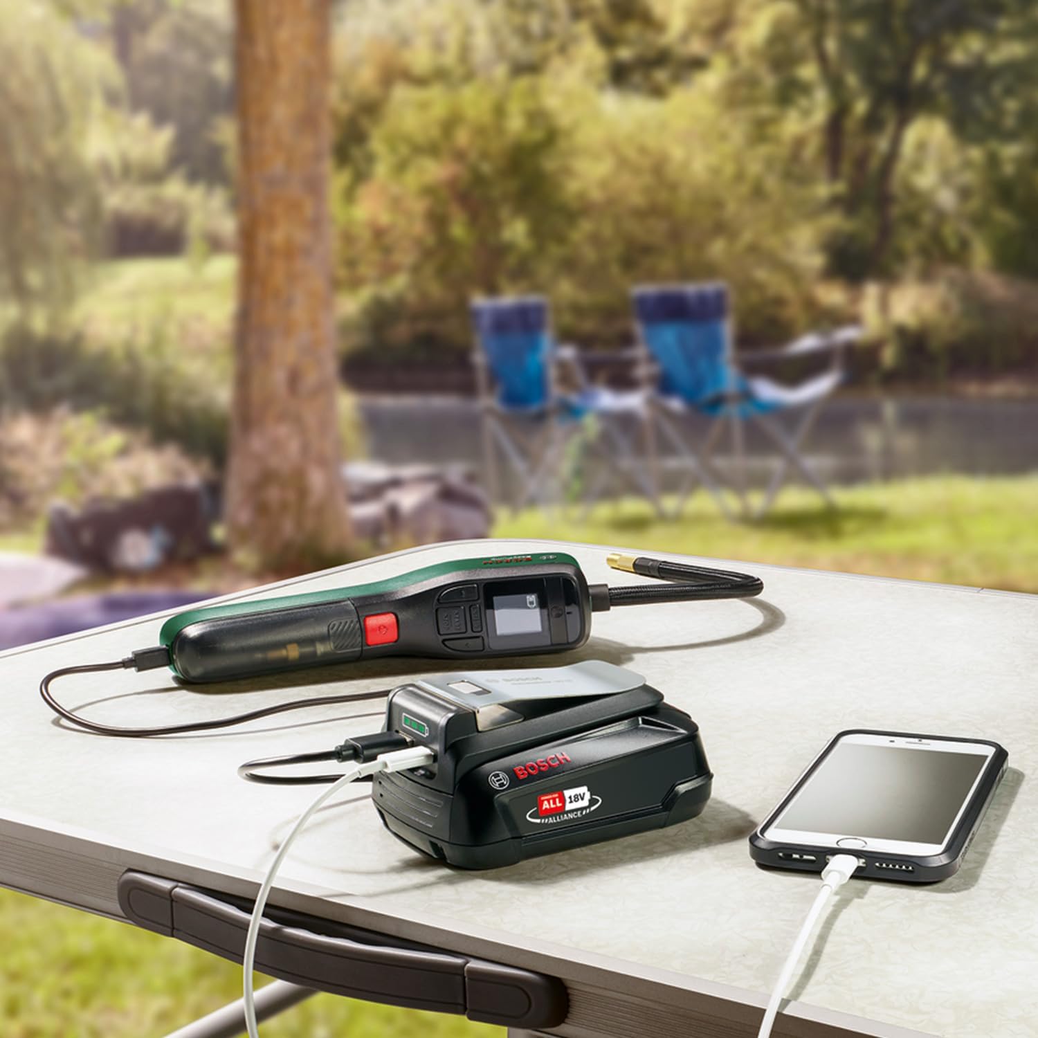 Detalle de Bosch UniversalUSB 18V-45: Vielseitiger USB-A/USB-C Adapter mit Powerbank-Funktion