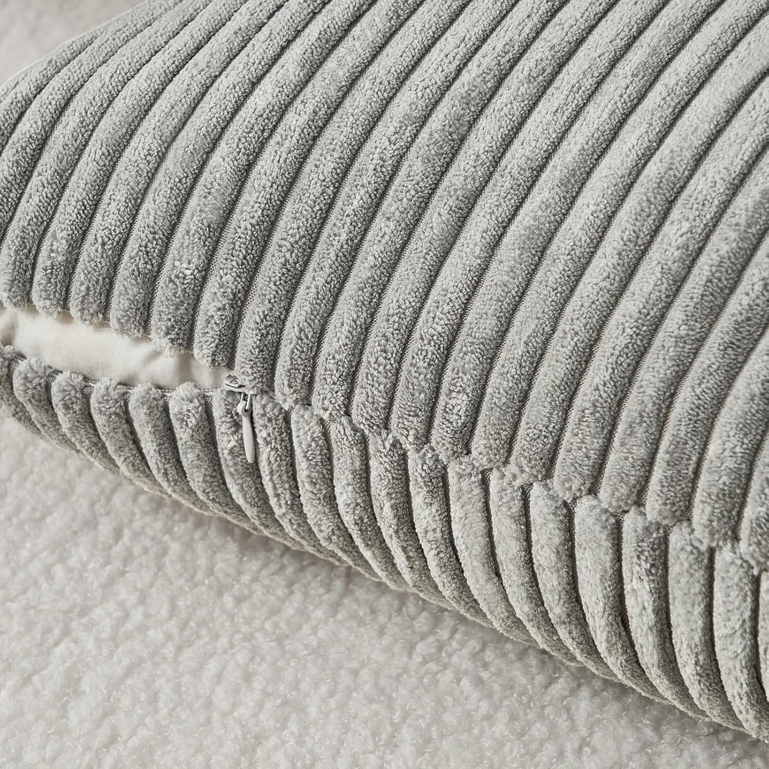 Thumbnail 1 de Topfinel 2er Set Kissenbezug 45x45 grau aus Kordsamt mit gestreiftem Muster