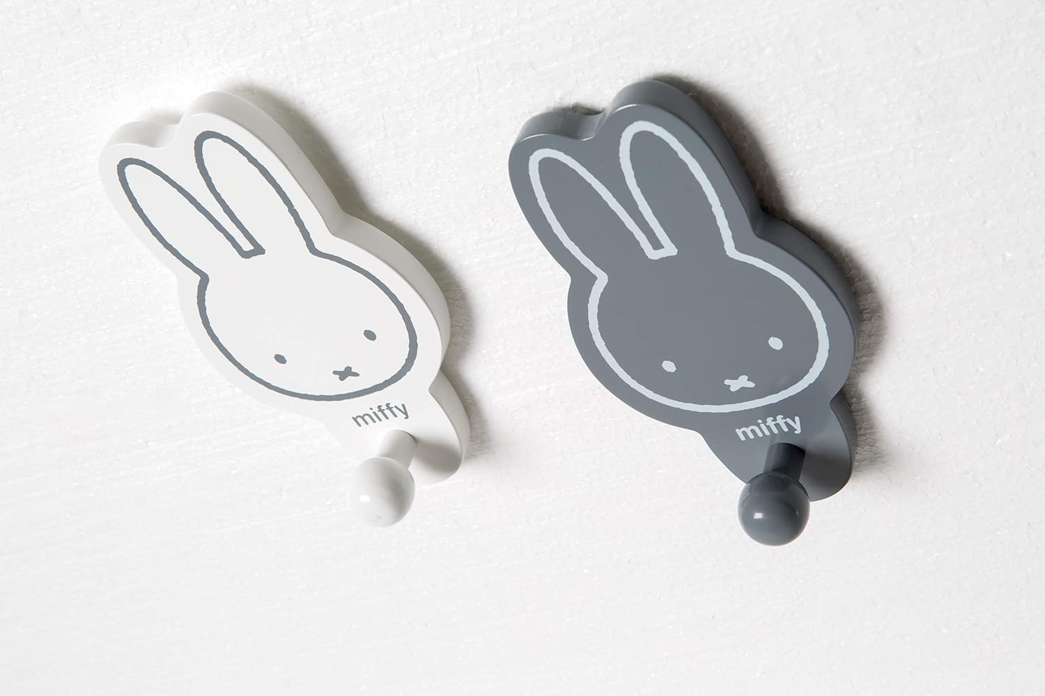 Detalle de roba Wandhaken Miffy 2er-Set: Aufhänger mit Hasen-Motiv für Baby- und Kinderzimmer