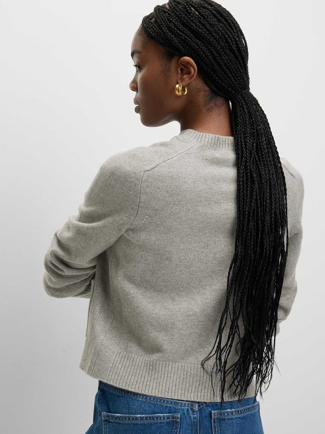 Detalle 1 de Marks & Spencer Air Yarn kort damesvest met stretch, ronde hals en knopen
