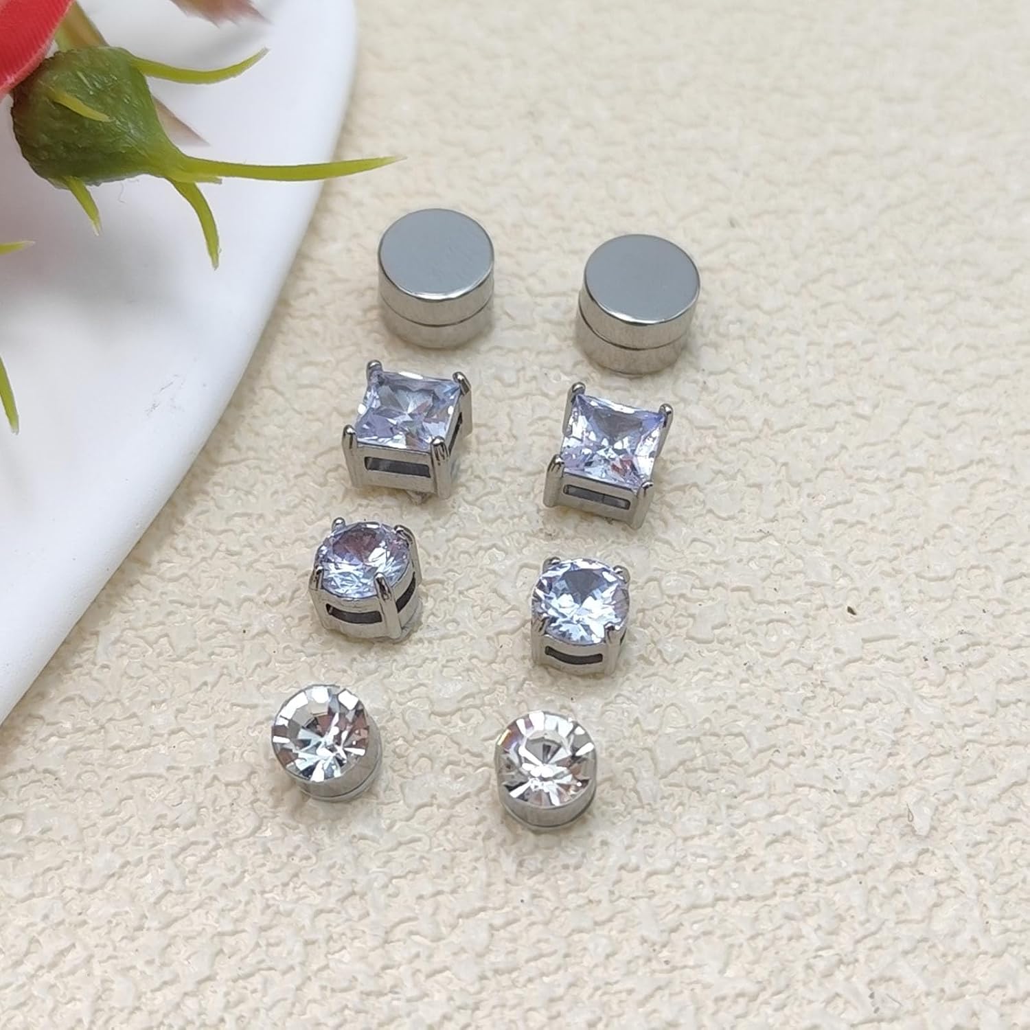 Detalle de Besyvvin 8 Stück Magnetischer Fake-Ohrschmuck – Kein Piercing, Edelstahl, Zirkonia