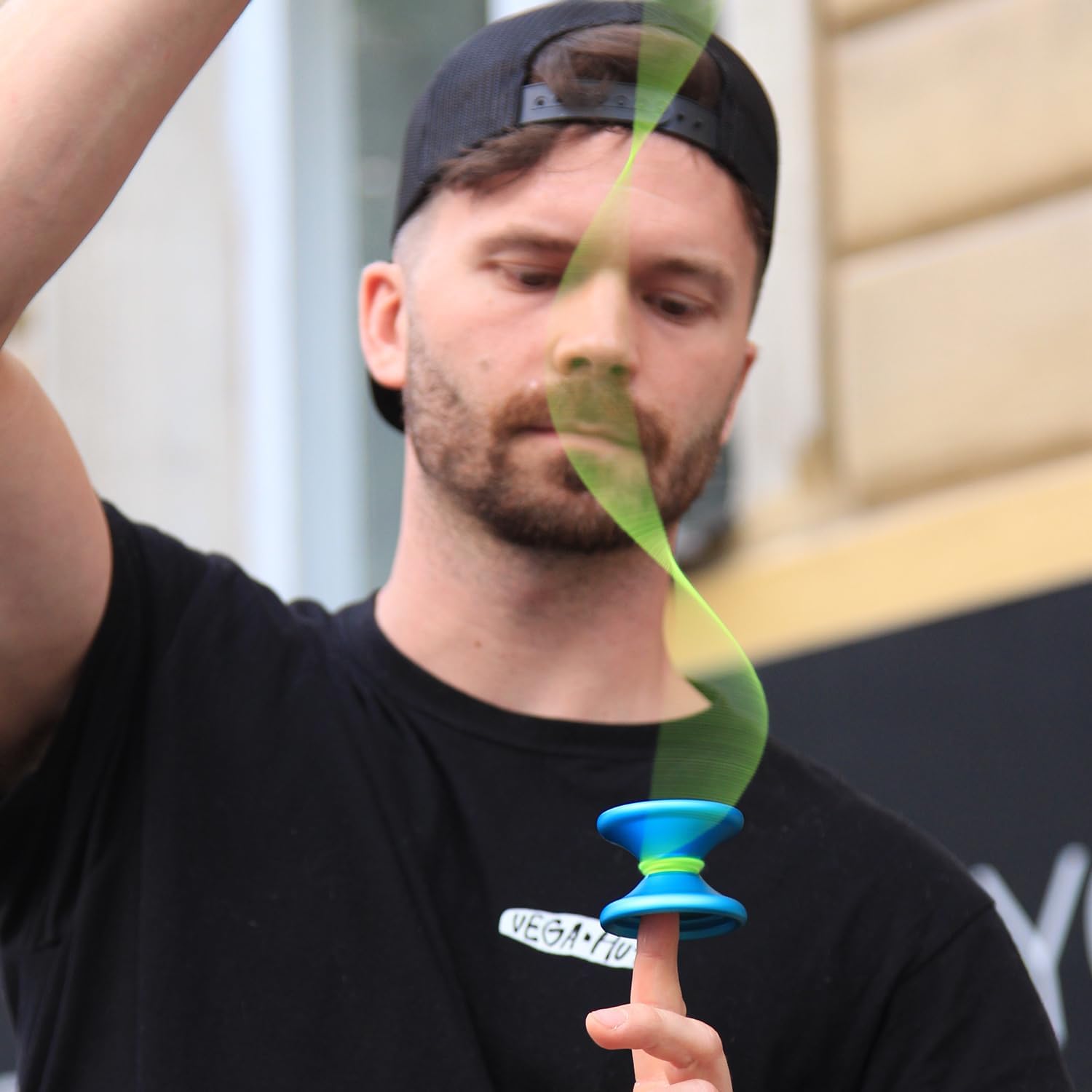Detalle 2 de YOYO FACTORY Bullseye NOIR – aluminiowe jojo do fingerspinów i trików horyzontalnych