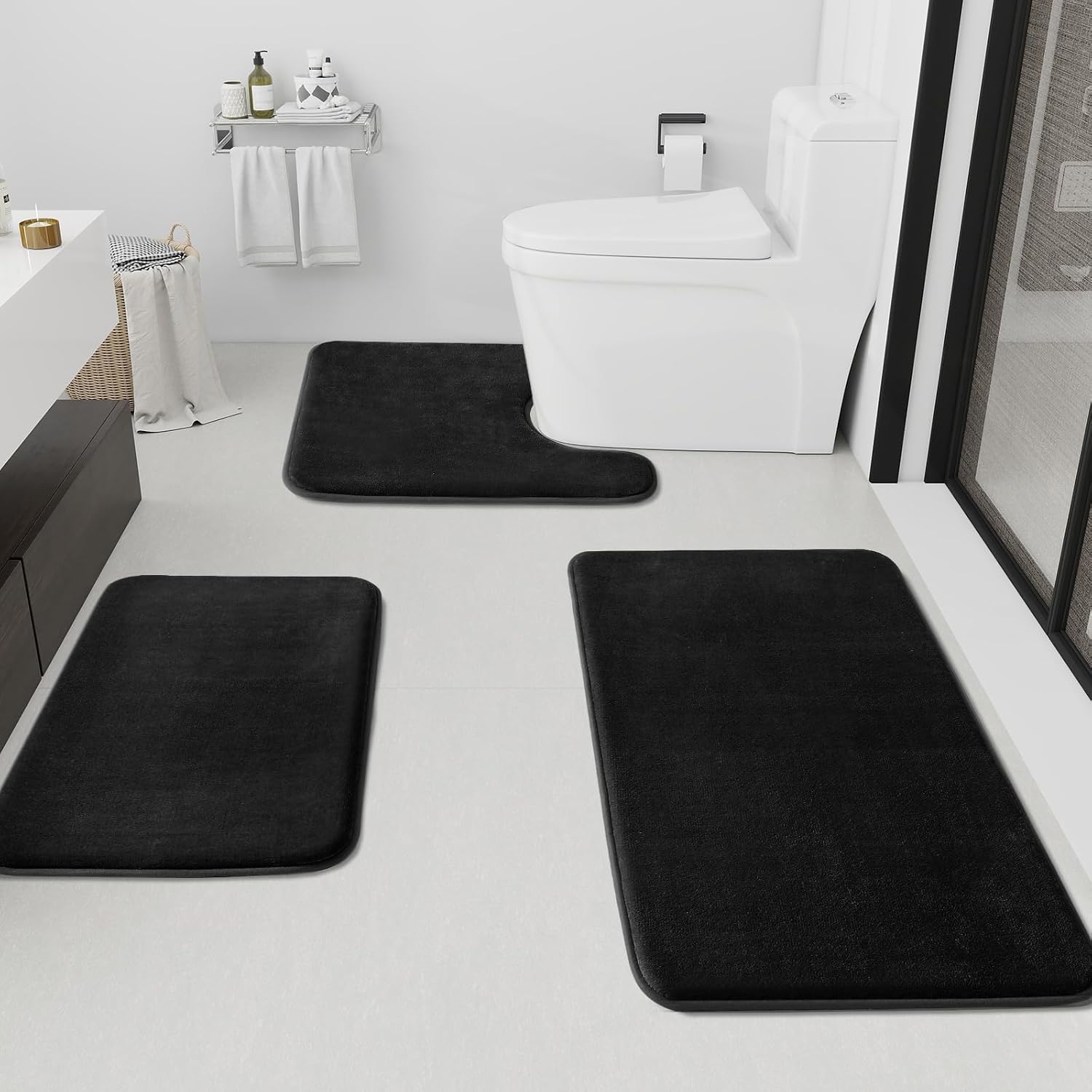 Detalle de HUXMEYSON 3-Piece Bathroom Rug Set, Black Velvet Mats with Memory Foam