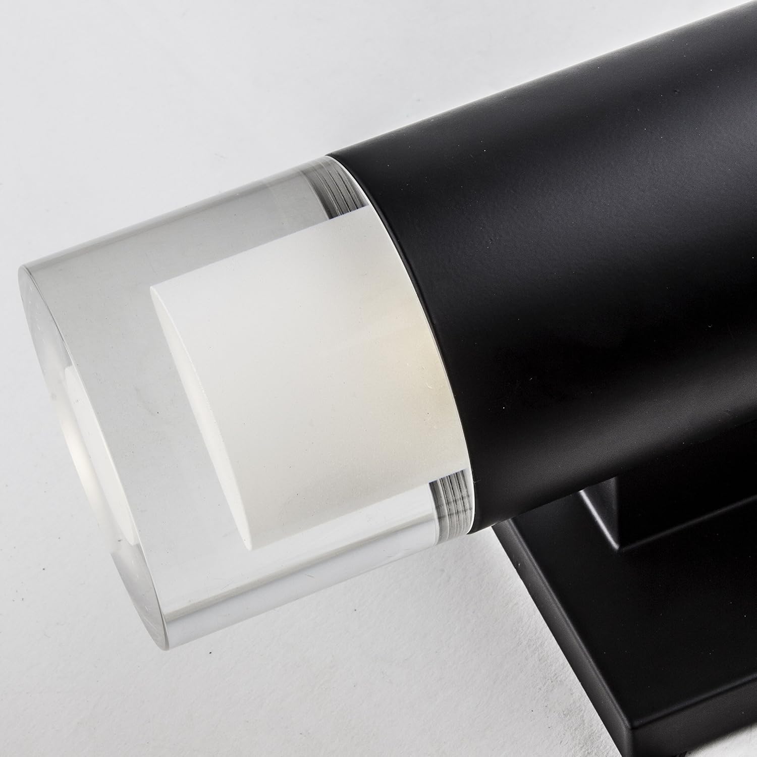 Detalle 2 de BAZZ W16639BK Luvia LED Outdoor Wall Light, 13-in Black Aluminum, GU10 Bulbs