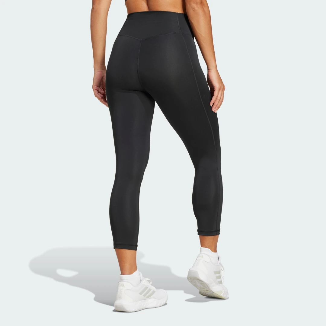 Detalle de Mallas 3/4 Optime Essentials Stash de Adidas – Negro