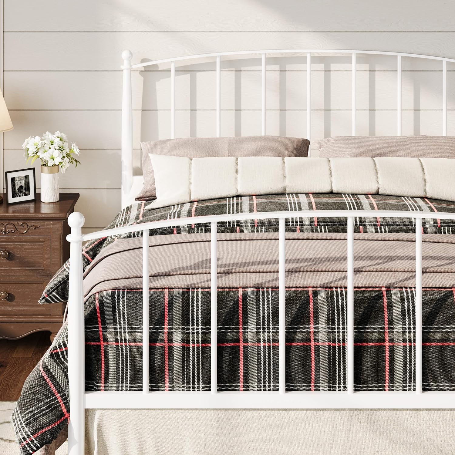 Detalle de Allewie Metal Queen Bed Frame
