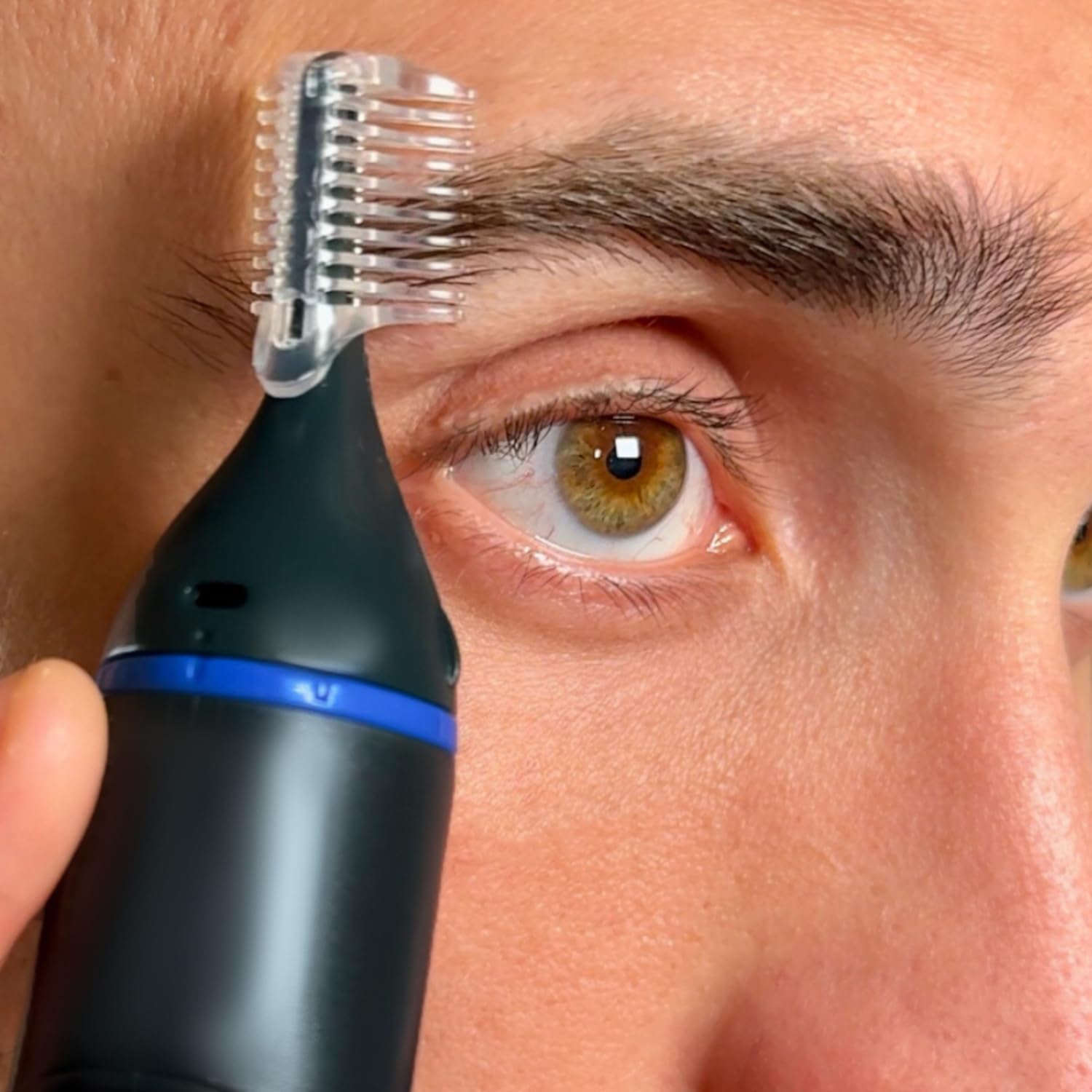 Detalle de Remington NE3850 Hair Trimmer for Men: Nose, Ear & Eyebrow Clipper with Dual Heads
