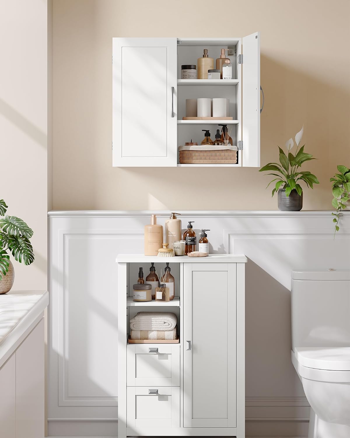 Detalle 2 de VASAGLE BBC321W01: armadietto pensile da bagno sospeso bianco nuvola 30 x 60 x 60 cm con ripiani regolabili
