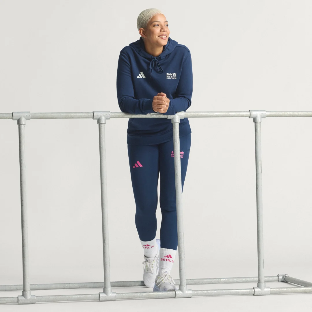 Detalle de Sudadera con capucha BMW Berlin-Marathon 2025 City Adidas en azul