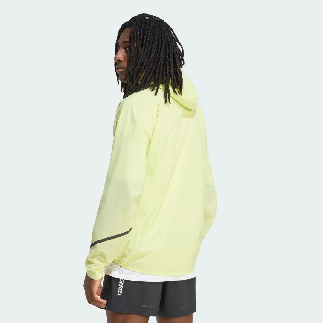 Detalle 2 de Chaqueta Terrex Xperior 2.5 Layer Light CLIMAPROOF de Adidas – Amarillo