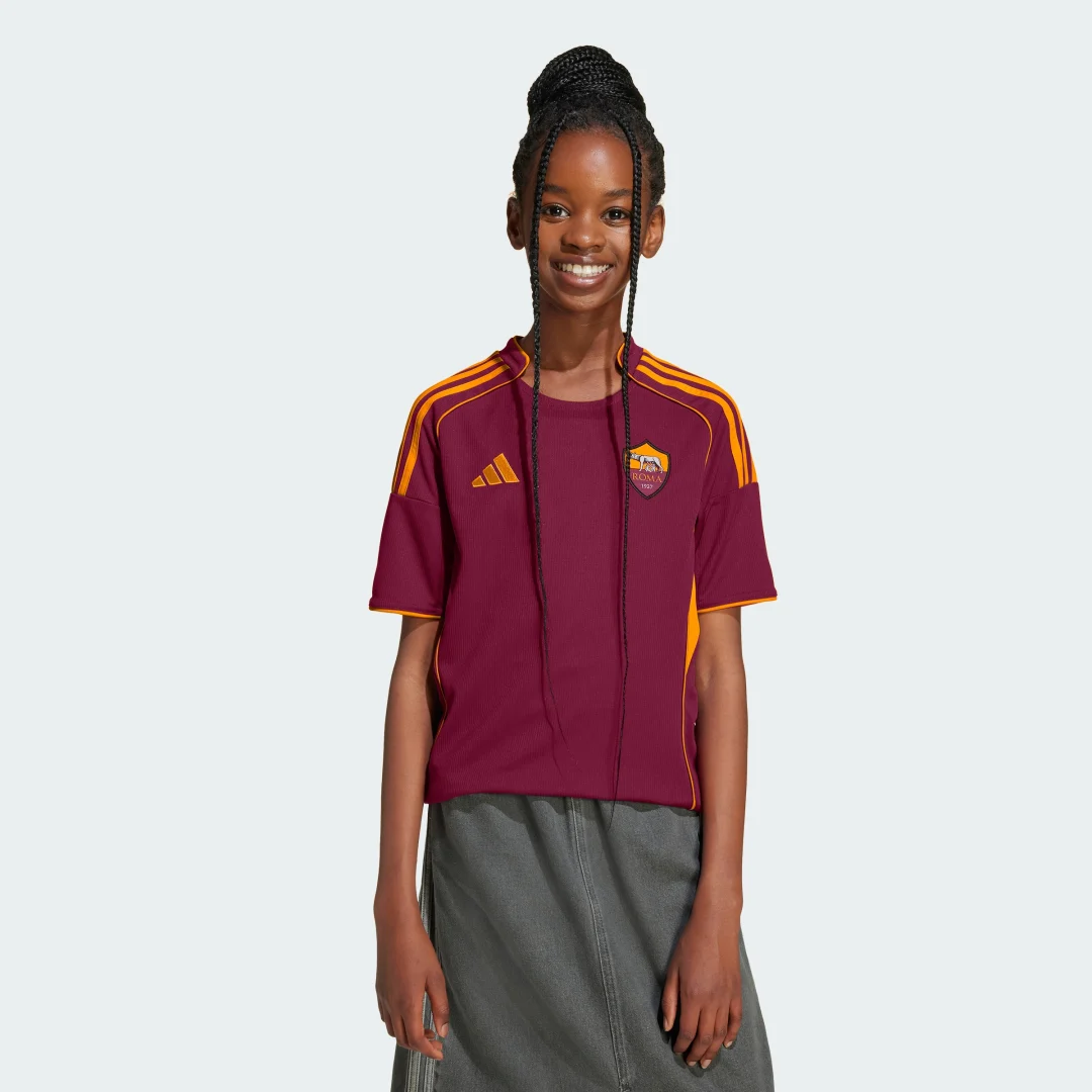 Detalle de Adidas AS Roma 25/26, camiseta de primera equipación granate