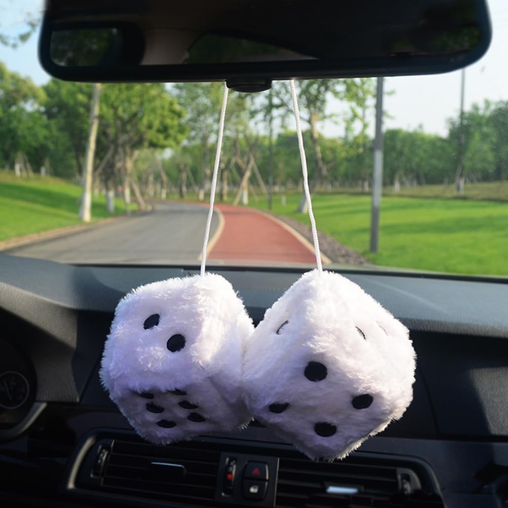 Detalle de Fuzzy Plush Dice Car Decoration – Square Plush Dice with Dots for Rearview Mirror