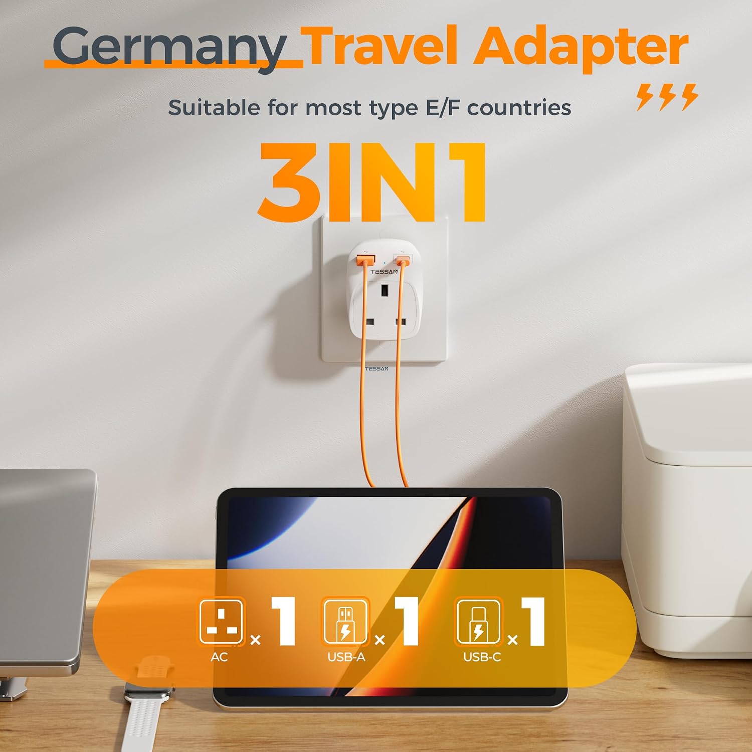 Detalle de UK to Europe travel plug adapter with 2 USB