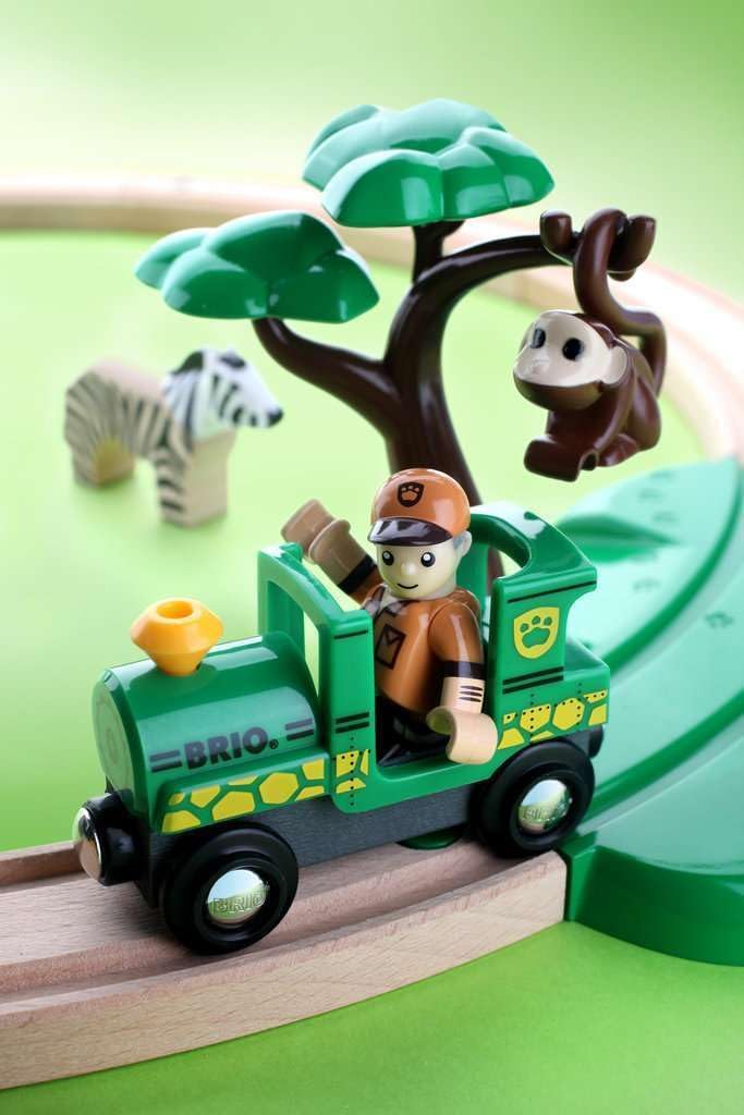 Detalle de BRIO World Safari Train Set for Kids (Age 3+) – Wooden Railway Track & Magnetic Accessories