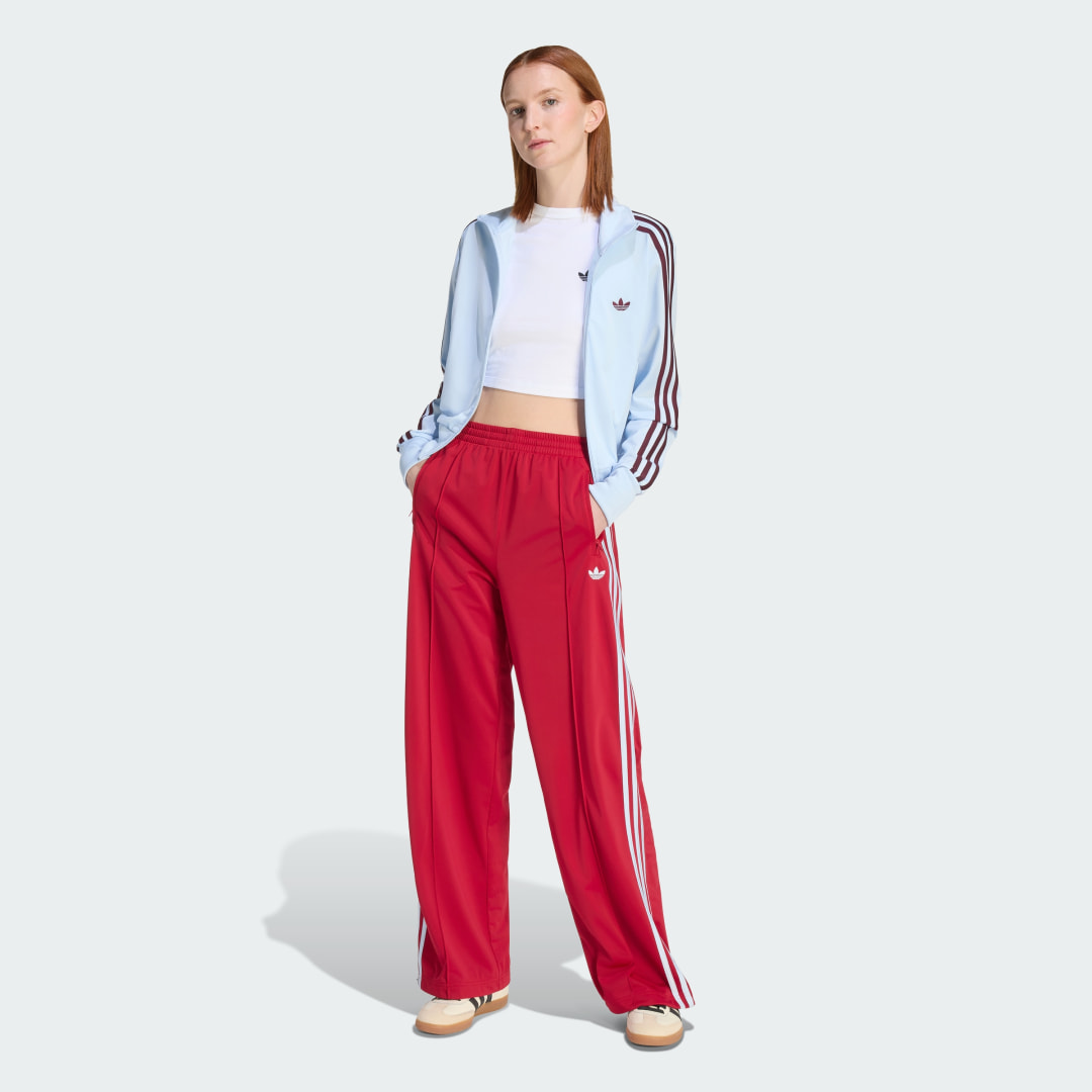 Detalle de Pantalón Firebird Loose de Adidas, Burgundy