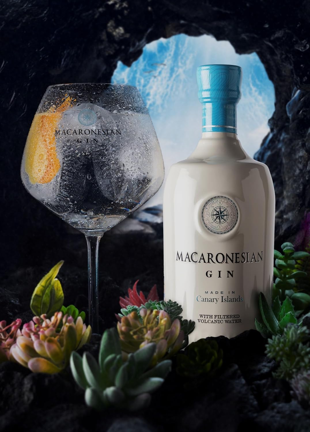 Thumbnail 4 de Macaronesian Ginebra Premium Islas Canarias agua volcánica filtrada 700ml 🍸