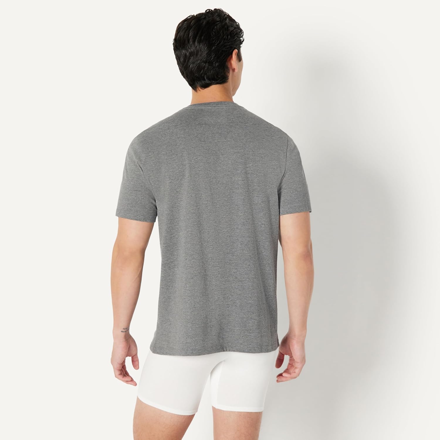 Thumbnail 2 de Amazon Essentials V-Neck Tee