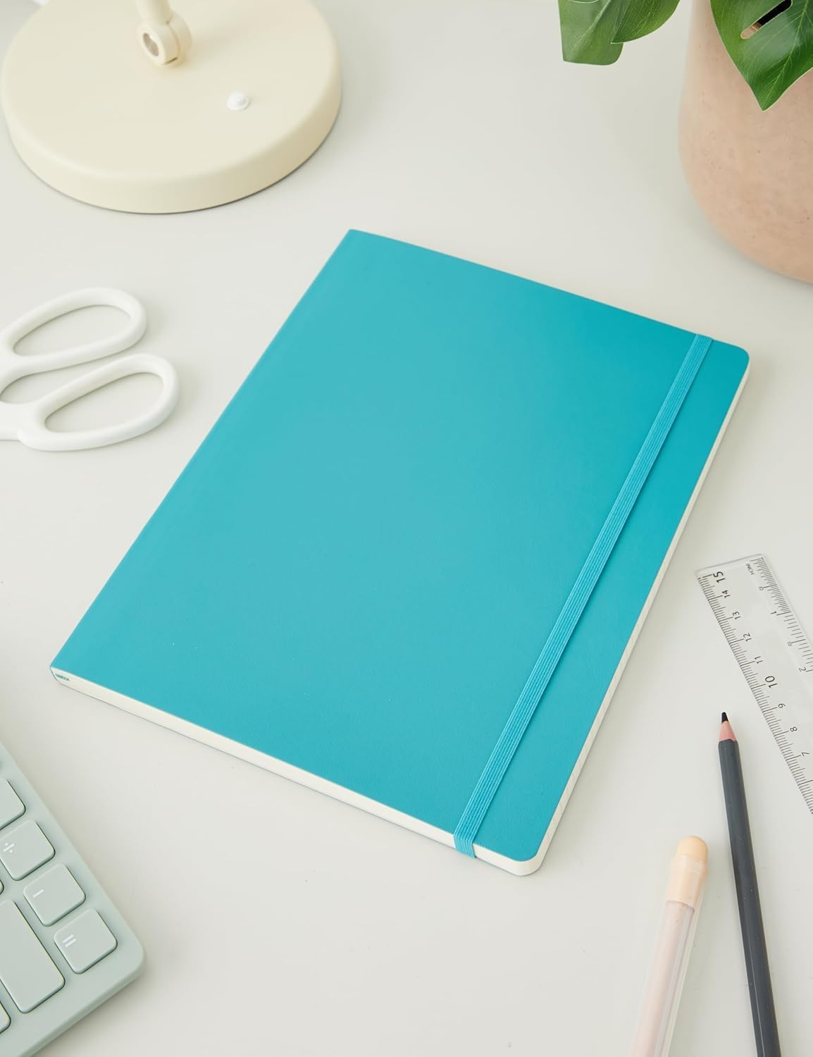 Thumbnail 3 de Moleskine Classic Ruled Notebook, Soft Cover in Reef Blue, Extra Large 19 x 25 cm