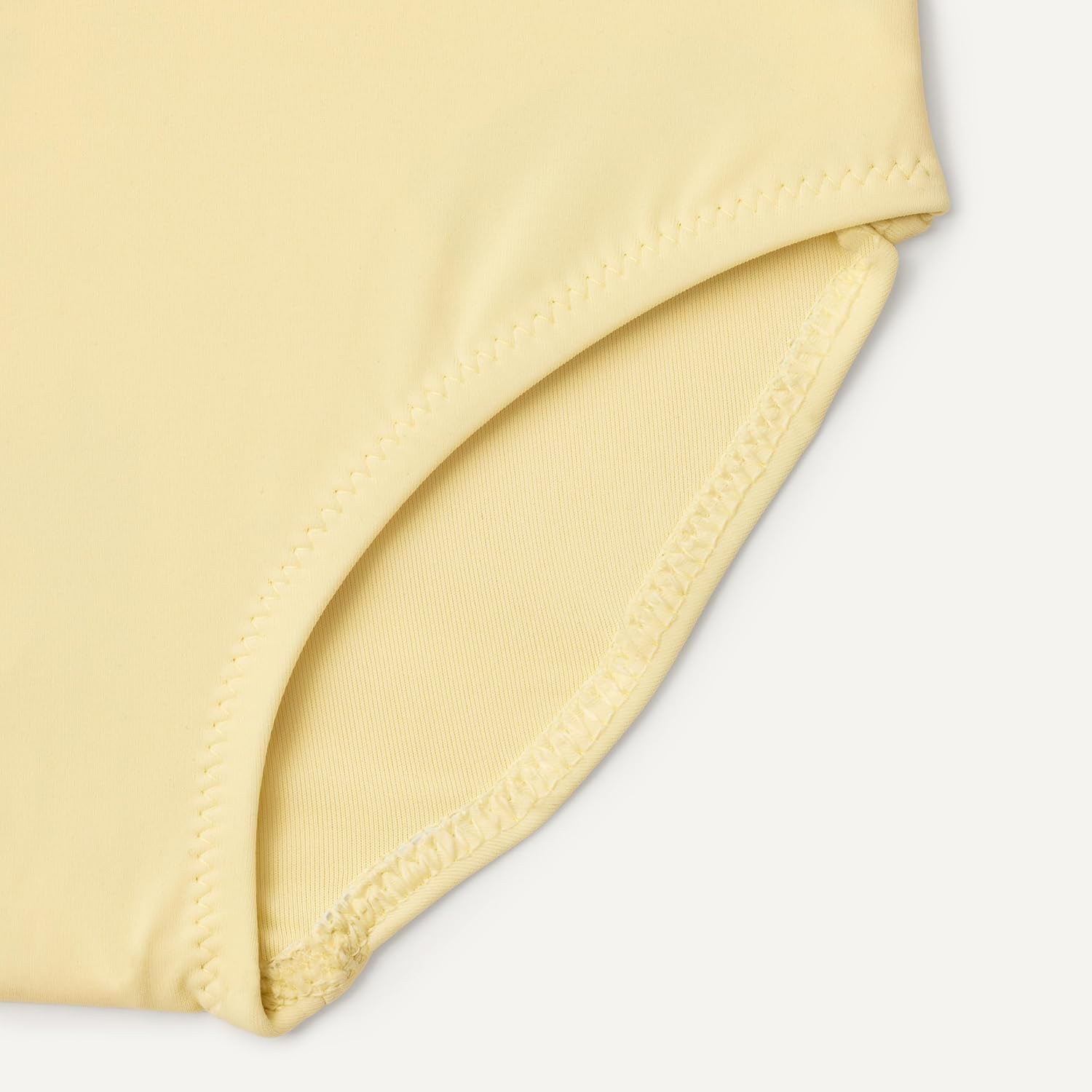 Detalle de Amazon Essentials Maillot de bain bikini 2 pièces avec nœud pour fille : coupe ajustée et tissu à séchage rapide